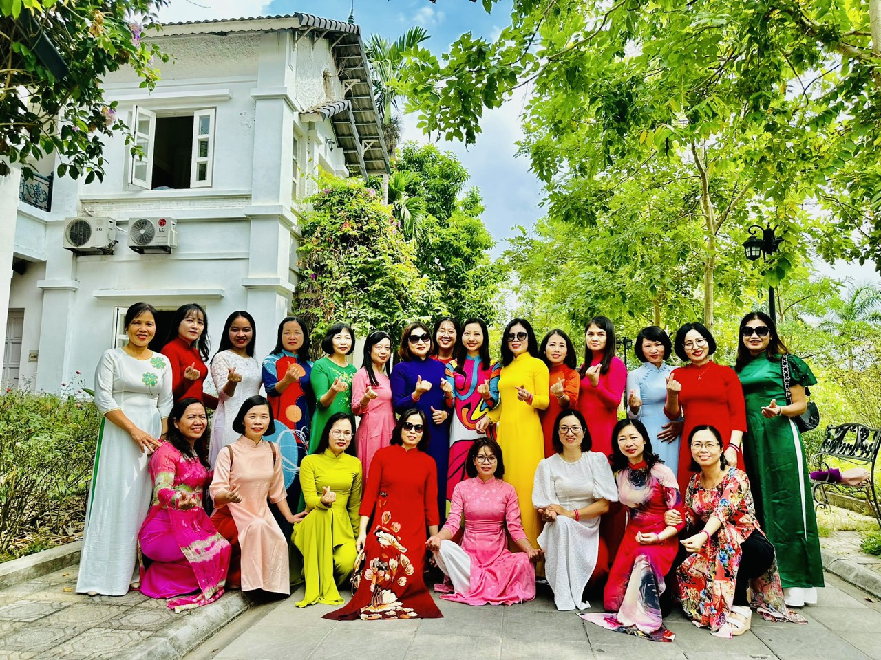 Công ty HUDS tổ chức lễ kỷ niệm 93 năm ngày phụ nữ Việt Nam 20 tháng 10 năm 2023 cho các nữ cán bộ nhân viên Công ty. 